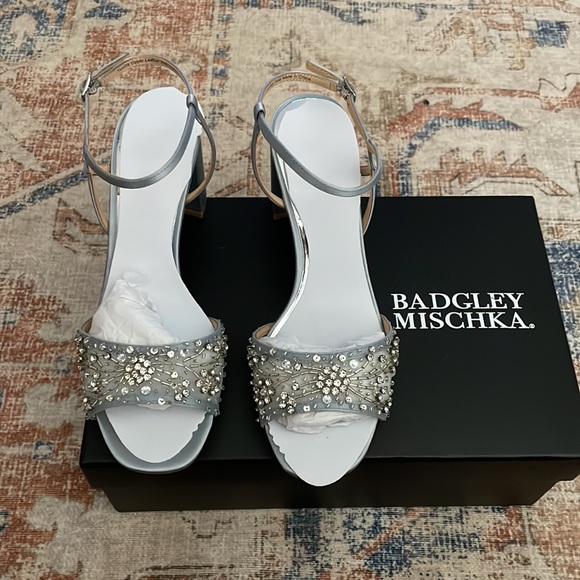 NWT-Badgley Mischka Women's Blaine Heeled Sandal, size 7.5, whisper blue satin - Picture 4 of 16